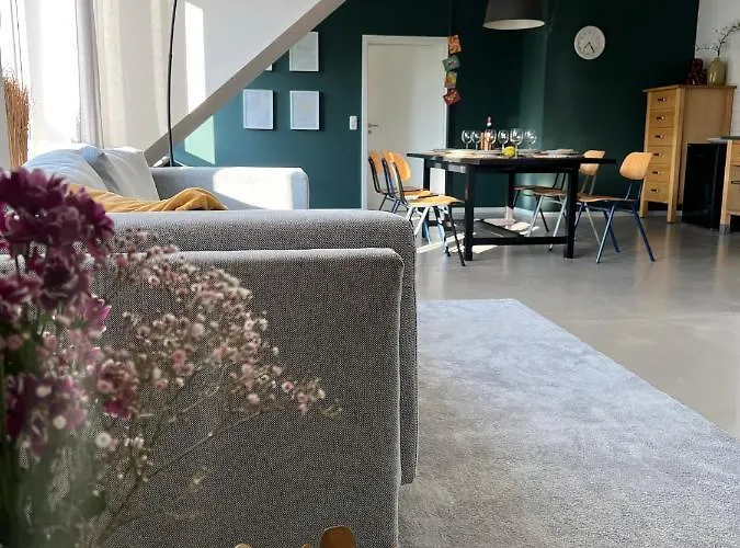 Ruhige Wohnung Mit 2 Schlafzimmern Auf 80Qm