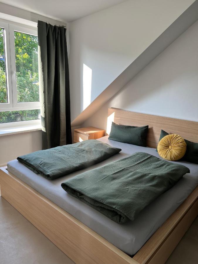 Ruhige Mit 2 Schlafzimmern Auf 80qm Apartment *