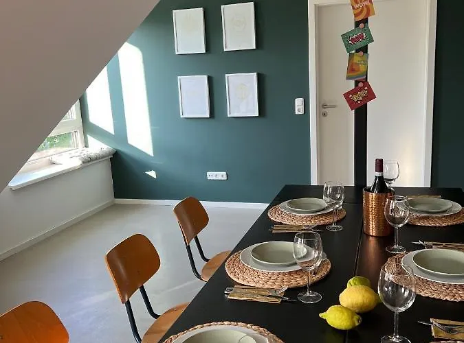 Ruhige Wohnung Mit 2 Schlafzimmern Auf 80Qm